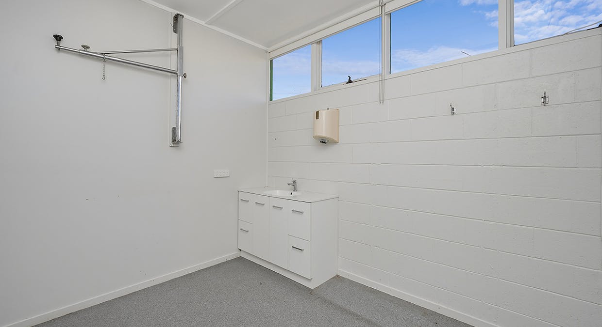 87 Cox Street, Hamilton, VIC, 3300 - Image 6