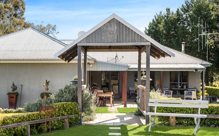 'Angle Burn' 101 Clearview Road, Darbys Falls, NSW, 2793 - Image 1